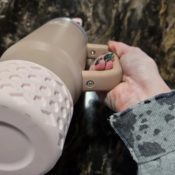 Almond Rose Stanley 30oz - Picture 4 of 6